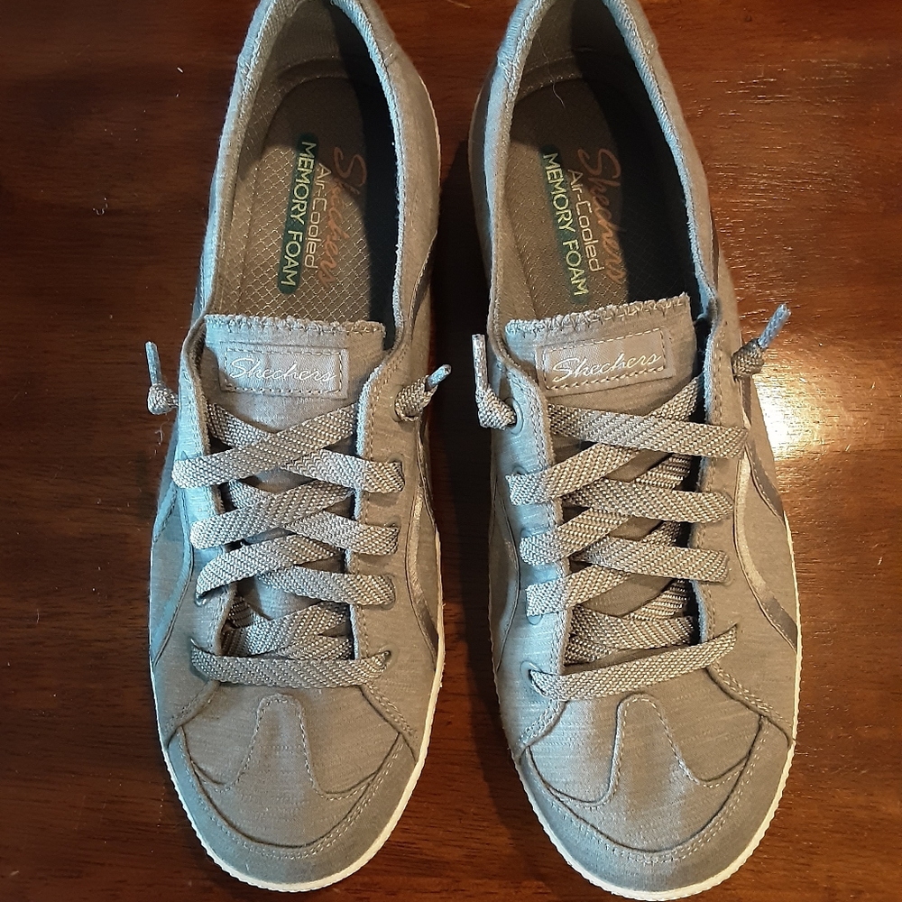 Skechers slip on sneakers 10